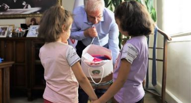 Başkan Eriş’ten kırtasiye yardımına destek çağrısı