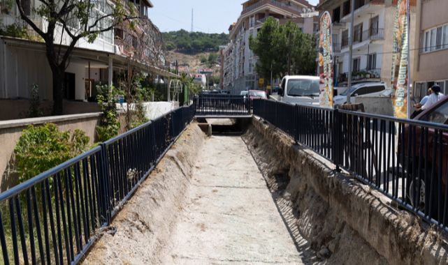 Dikili’deki Sülüklü Deresi temizlendi