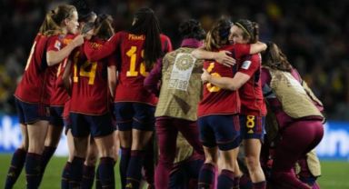 İlk finalist İspanya