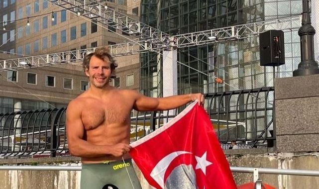 İzmirli Emre’den ABD’de zafer kulacı