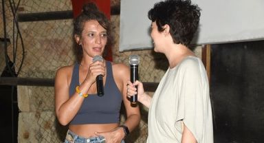 ‘Zuhal’ Filmine Foça’daki Sinemaseverlerden Yoğun İlgi