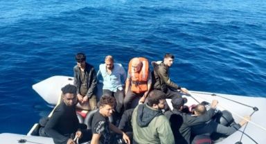 Balıkesir’de Yunan unsurlarının geri ittiği 13 göçmen kurtarıldı