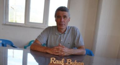 Bu muhtarın heykeli dikilir