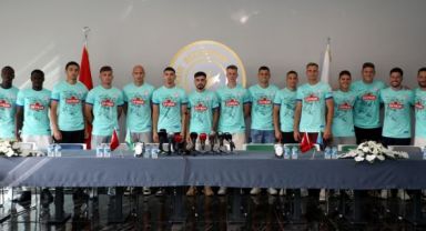 Çaykur Rizespor'da Yeni Transferler Tanıtıldı