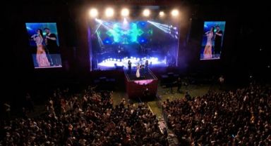 Çim Konserleri’nde Simge’yle muhteşem gala