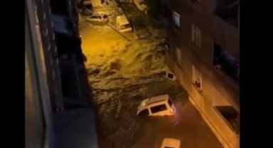 İstanbul'u sağanak vurdu