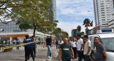 İzmir'de adliye önünde çatışma 1 ölü