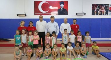 Karşıyaka’da 5 bin çocuk yaz tatilinde sporla buluştu