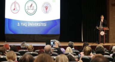 Karşıyakalı çınarlar ‘3. Yaş Üniversitesi’nde dersbaşı yaptı