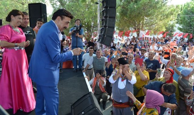 Yörük Türkmenler Manisa'da Bağbozumu Şöleninde Buluştu