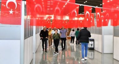 35 bin metrekare Türk bayraklarıyla donatıldı