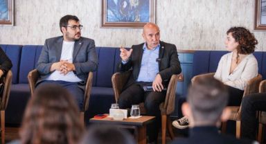 Cumhuriyet’in 100’üncü yılında meclis koltuklarında gençler ve çocuklar oturacak