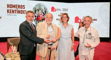 İlber Ortaylı ve Metin Uca Bayraklılılarla buluştu