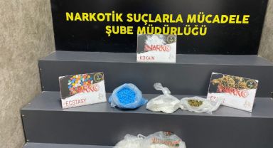 Araç uyuşturucu deposu çıktı
