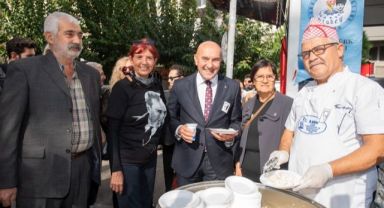 Atatürk için mevlit okutuldu, lokma dağıtıldı