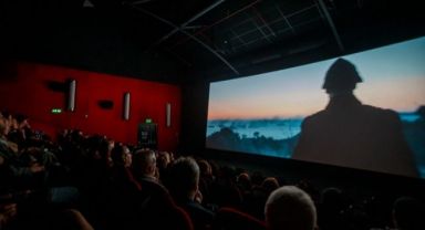 Başkan Soyer, Atatürk filmini öğretmenlerle izledi
