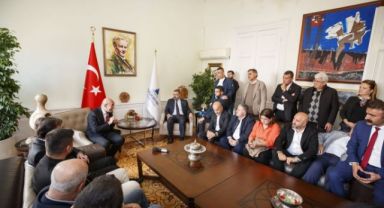 Başkan Soyer’e destek çığ gibi büyüyor