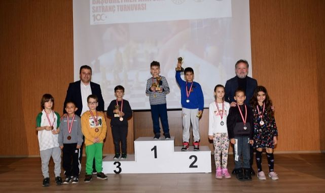 Geleceğin satranç ustaları ödüllerine kavuştu