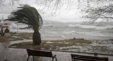 Sel ve Fırtına Can Aldı