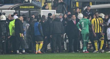 İstanbulspor Sahadan Çekildi