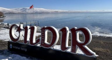 Ardahan'ın Çıldır İlçesi Eksi 32 Dereceyi Gördü