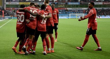 Bayer Leverkusen Tarihe Geçti
