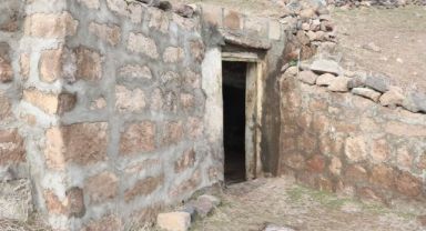 Iğdır'da Urartulardan Kalma Mezar Bulundu.