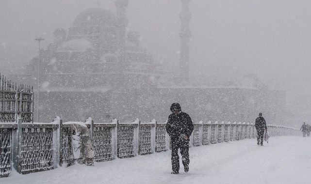 Kar Geliyor