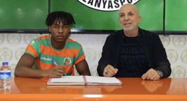 Alanyaspor'a Nijeryalı Orta Saha