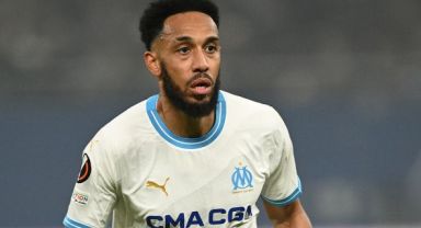 Aubameyang Tarihe Geçti