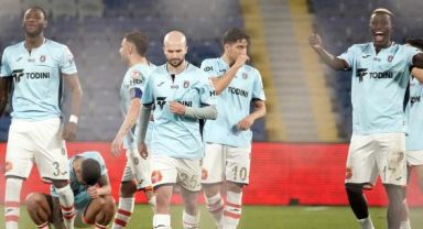 Başakşehir Ziraat Türkiye Kupası'nda Adını Çeyrek Finale Yazdırdı