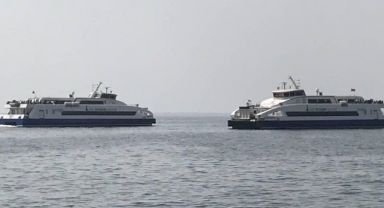 İzmir'de Vapur Seferleri Yeniden Başladı