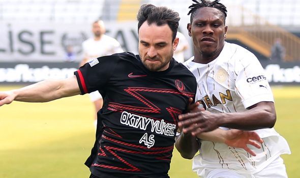 Manisa'da 2 Gol 2 Kırmızı Kart