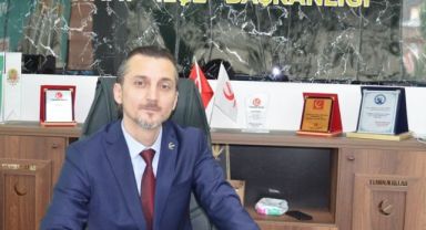 Simav'da Müzikli Seçim Aracı Yerine Vatandaşa 100 Bin Pide Dağıtılıyor