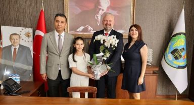 Başkan Aybüke’den yaşıtlarına Menemen Oyun Köyü çağrısı