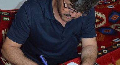 Yaşadığı Acılar Yüzünden Şair Oldu