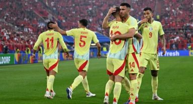 İspanya, Grubunu Namağlup Tamamladı