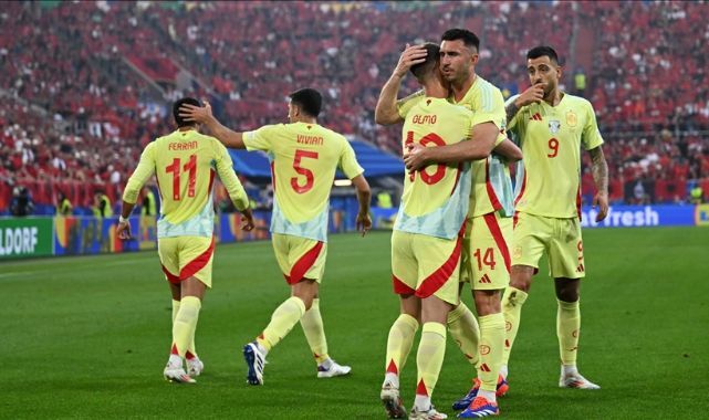 İspanya, Grubunu Namağlup Tamamladı