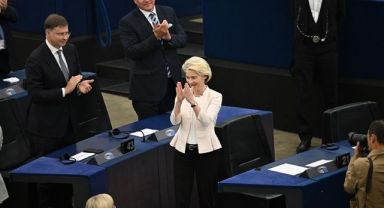 Ursula von der Leyen Yeniden AB Komisyonu Başkanı