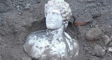 Düzce'de İmparator Hadrian Dönemine Ait Büst Bulundu