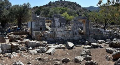 Phoenix Antik Kenti'nde Yüzey Araştırmaları Sürüyor