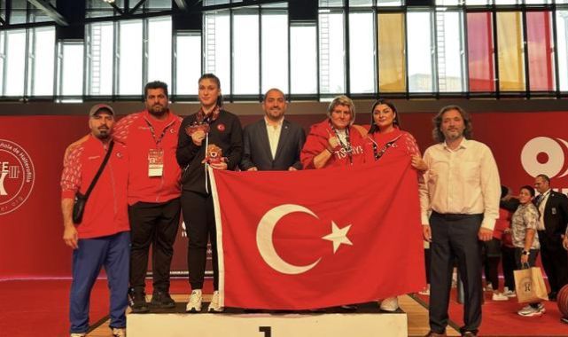 Büşra Çan Dünya İkincisi