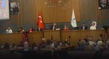 Büyükşehir'de 'hafıza' tartışması: 'Karcı'nın altı boşaltılıyor!'