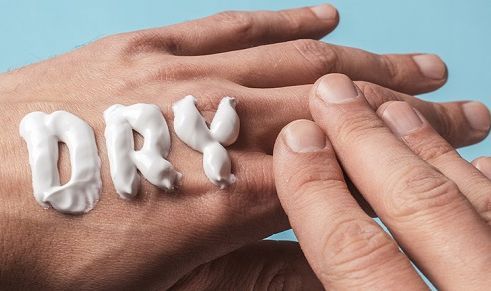 Kuru Eller İçin Güçlü Onarıcı: Cildinizi Yeniden Canlandıran Nemlendirici