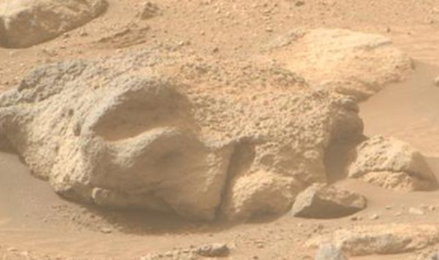 Mars'ta İnsan Yüzüne Benzeyen Ürkütücü Keşif