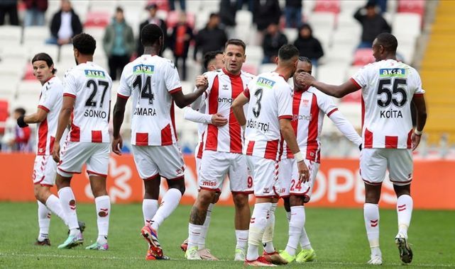 Sivasspor Sahasında Atakaş Hatayspor'u 3-2 yendi