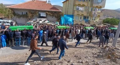Tur otobüsü kazasında hayatını kaybedenler toprağa verildi
