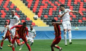 Sakaryaspor 3 Puanı 2 Golle Aldı