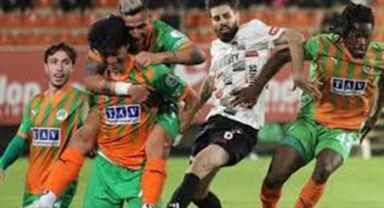 Alanyaspor Evinde Galip
