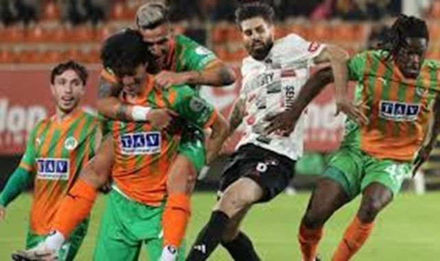 Alanyaspor Evinde Galip
